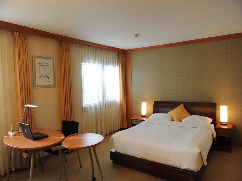 Admiral Hotel Geoje Exteriör bild