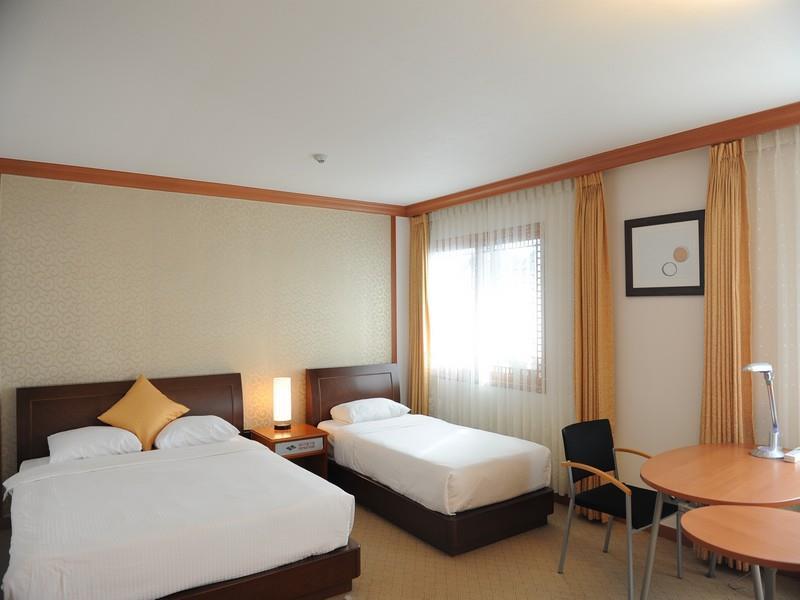 Admiral Hotel Geoje Exteriör bild