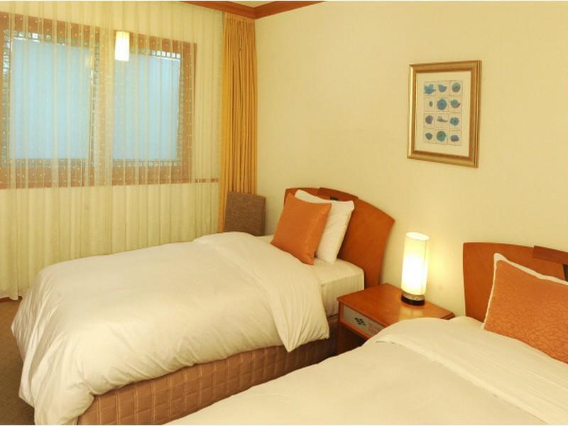 Admiral Hotel Geoje Exteriör bild